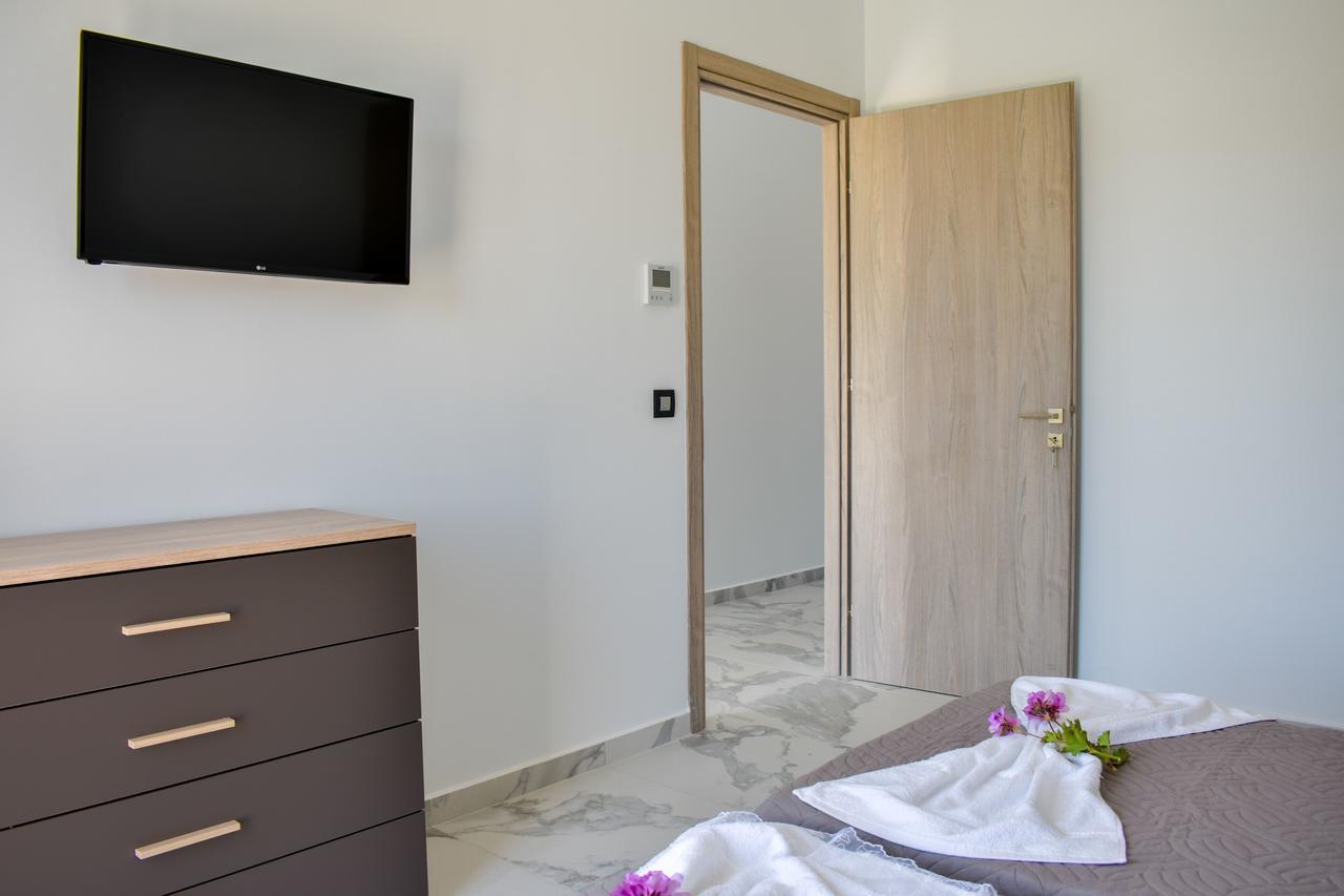 Katsaros Luxury Apts 5Min Walk To Beach Leilighet Tsiliví Eksteriør bilde